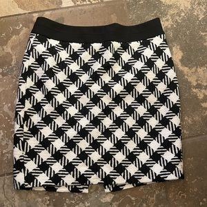 White House Black Market size 4 skirt
